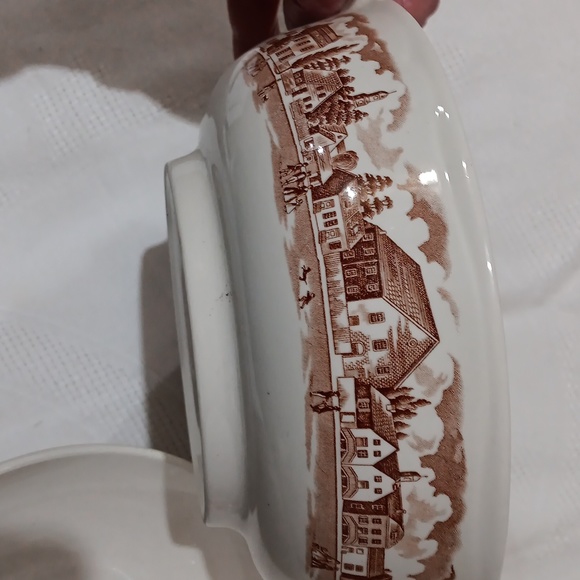 Fair winds serving bowl with lid - Picture 5 of 5